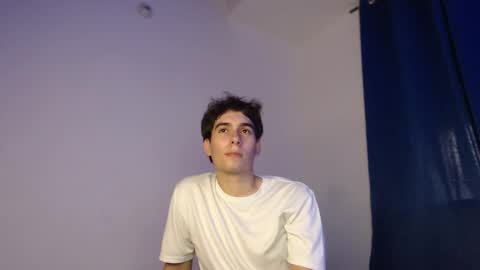 Snapshot of max_snow1616 chatting on November 8, 9:13 pm max_snow1616 online show from November 8, 9:13 pm