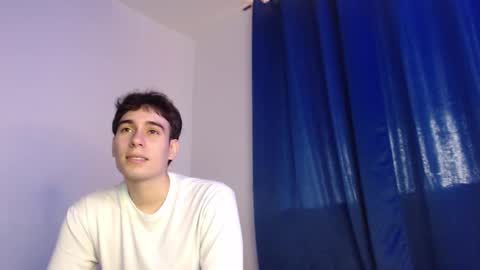 Snapshot of max_snow1616 chatting on November 19, 7:14 pm max_snow1616 online show from November 19, 7:14 pm