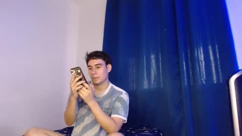 Snapshot of max_snow1616 chatting on November 28, 5:15 pm max_snow1616 online show from November 28, 5:15 pm