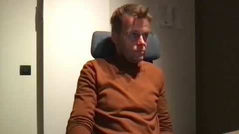 Snapshot of max_straight_1 chatting on January 5, 6:55 pm Max take off clothes online show from January 5, 6:55 pm