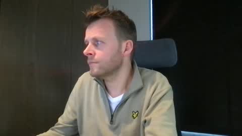 Snapshot of max_straight_1 chatting on January 13, 9:36 am Max take off clothes online show from January 13, 9:36 am