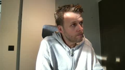 Snapshot of max_straight_1 chatting on January 19, 10:08 am Max take off clothes online show from January 19, 10:08 am