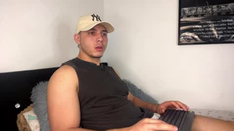 max_valiant1 online show from April 14, 1:11 am