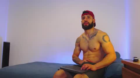 max_xl_ online show from February 3, 4:45 pm