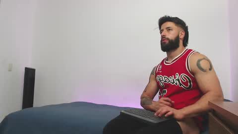 max_xl_ online show from April 21, 1:42 am