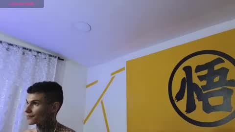 Snapshot of maxandalyn_ chatting on January 21, 2:00 am Max Dalyn online show from January 21, 2:00 am