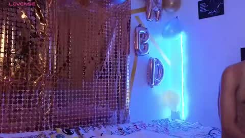 Snapshot of maxandalyn_ chatting on January 23, 12:25 am Max Dalyn online show from January 23, 12:25 am