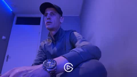 Max online show from February 17, 6:48 pm