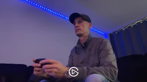 Max online show from November 1, 11:01 am