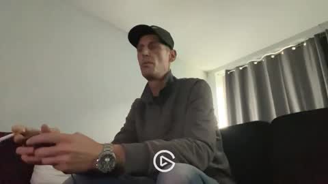 Max online show from November 10, 12:15 pm