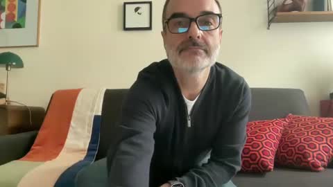 Snapshot of maxbow chatting on January 21, 2:05 pm Max Mikado online show from January 21, 2:05 pm