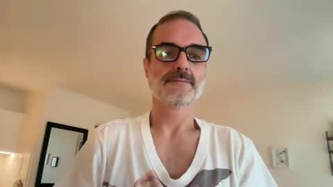 Snapshot of maxbow chatting on January 23, 2:28 pm Max Mikado online show from January 23, 2:28 pm