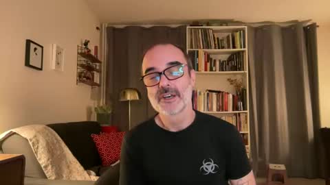 Snapshot of maxbow chatting on January 28, 9:50 pm Max Mikado online show from January 28, 9:50 pm