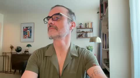 Snapshot of maxbow chatting on February 3, 1:40 pm Max Mikado online show from February 3, 1:40 pm