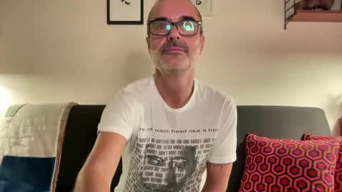 Snapshot of maxbow chatting on October 12, 5:45 pm Max Mikado online show from October 12, 5:45 pm