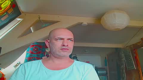 Snapshot of maxhardcore77 chatting on June 17, 9:23 am maxhardcore77 online show from June 17, 9:23 am