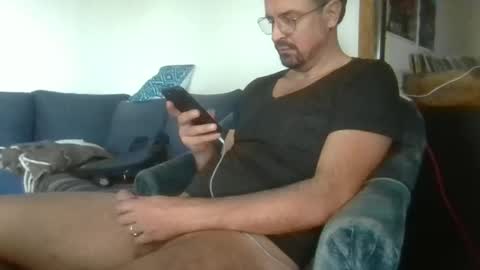 Snapshot of maxhorn591 chatting on December 3, 9:40 am maxhorn591 online show from December 3, 9:40 am