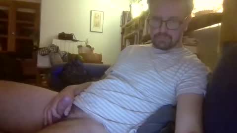 Snapshot of maxhorn591 chatting on December 14, 10:25 pm maxhorn591 online show from December 14, 10:25 pm