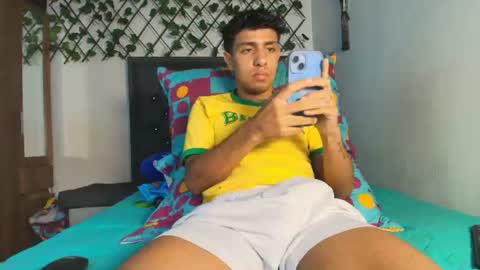 maxi_and_evan online show from June 20, 12:30 pm