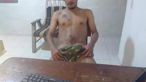 Snapshot of maxi_dick33 chatting on December 2, 9:54 pm maxi dick online show from December 2, 9:54 pm