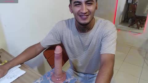 maxi dick online show from March 20, 12:10 pm