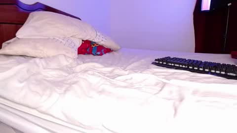 Snapshot of maxi_open chatting on December 13, 8:58 pm Maxi Model Independent online show from December 13, 8:58 pm