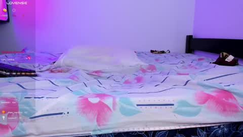 Snapshot of maxi_open chatting on February 14, 7:33 pm Maxi Model Independent online show from February 14, 7:33 pm