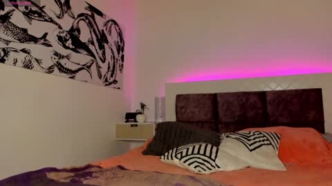 Max online show from February 4, 2:28 am