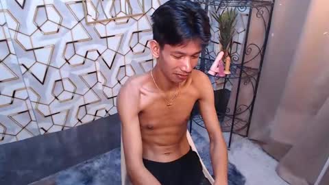 Reyn online show from February 23, 11:14 pm