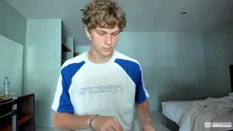 maxim burn online show from April 22, 6:49 am