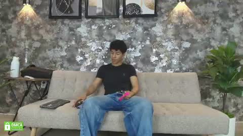 Snapshot of maximiliano_kh4lil chatting on June 28, 10:54 am Maximiliano online show from June 28, 10:54 am