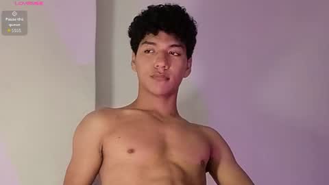 Snapshot of maximiliano_kh4lil chatting on July 10, 11:57 am Maximiliano online show from July 10, 11:57 am