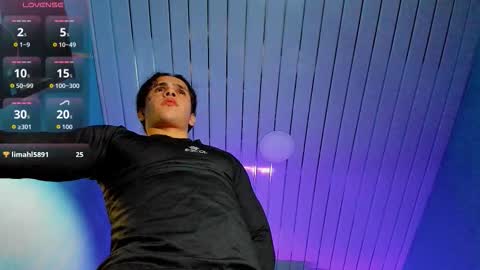 maximiliano_scoott_ online show from September 12, 8:31 pm