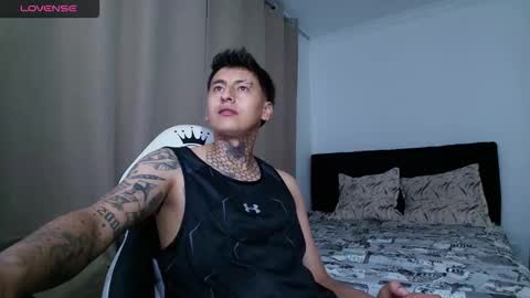 Snapshot of maximo10_ chatting on November 8, 2:12 am Maximum Independent model online show from November 8, 2:12 am