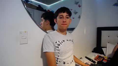 -- maximo and isa -- online show from November 8, 9:42 am