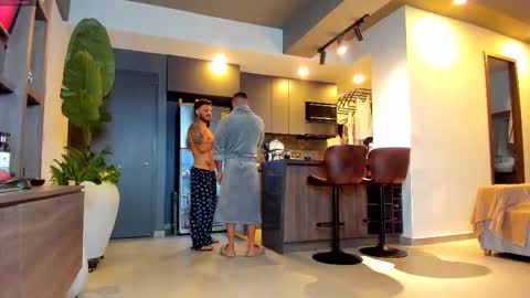 maximo_and_marcelo online show from February 20, 11:11 am