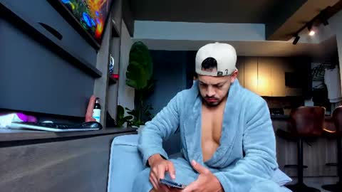 maximo_and_marcelo online show from June 9, 12:06 pm