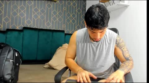 maximo_lane online show from March 6, 1:24 am