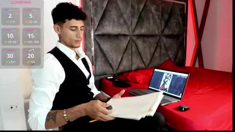 Snapshot of maximo_romano chatting on October 23, 8:07 pm Maximo online show from October 23, 8:07 pm