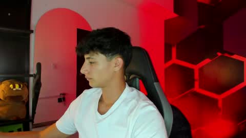 Snapshot of maximo_romano chatting on June 24, 7:13 pm Maximo online show from June 24, 7:13 pm
