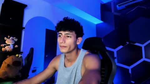 Snapshot of maximo_romano chatting on July 8, 7:07 pm Maximo online show from July 8, 7:07 pm