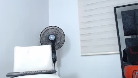 Maximo Sebastian online show from December 2, 3:58 am