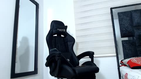 Maximo Sebastian online show from February 2, 4:26 am