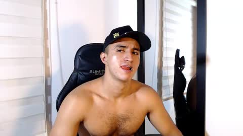 Maximo Sebastian online show from June 25, 8:57 pm
