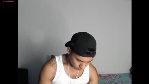 Snapshot of maximo_vega_new chatting on December 23, 12:30 pm Maximo Aron Vega online show from December 23, 12:30 pm