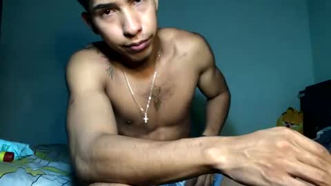 Snapshot of maximo_vega_new chatting on February 21, 4:40 am Maximo Aron Vega online show from February 21, 4:40 am