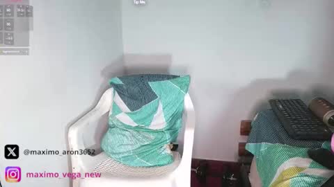 Snapshot of maximo_vega_new chatting on November 10, 11:15 pm Maximo Aron Vega online show from November 10, 11:15 pm