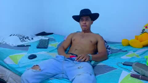 Maximo Aron Vega online show from April 22, 9:05 pm