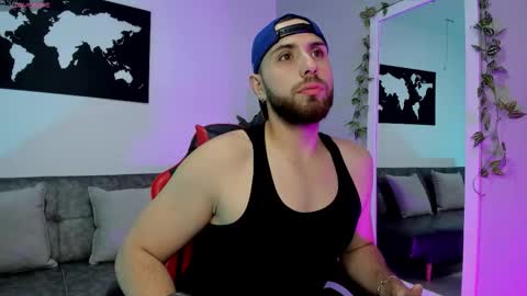 Snapshot of maximo_wolf1 chatting on December 2, 7:09 pm Maximo Wolf online show from December 2, 7:09 pm