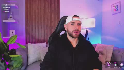 Maximo Wolf online show from February 3, 8:25 pm